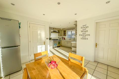 4 bedroom detached house for sale, Wood Lane, Hockley