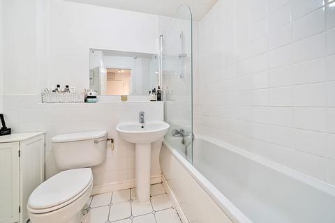16 Philips Close, Carshalton, SM5 2FE