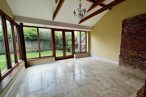 4 bedroom barn conversion to rent, Granary, Needham Market IP6