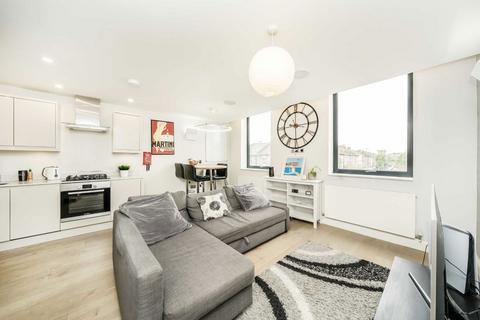 2 bedroom flat for sale, Hornsey Road, London N7