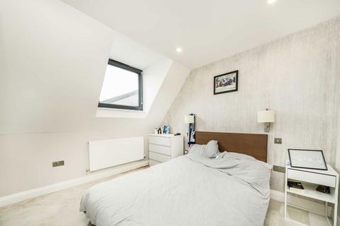 2 bedroom flat for sale, Hornsey Road, London N7