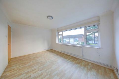 2 bedroom flat to rent, Teddington Park Road, Teddington TW11