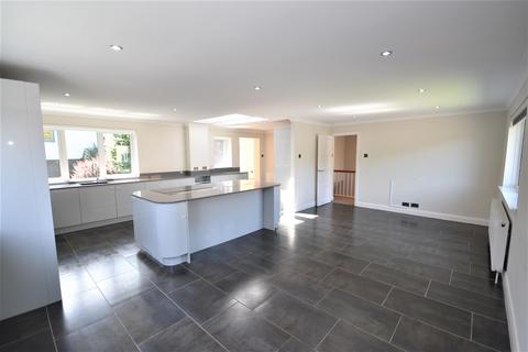 4 bedroom detached house to rent, Archery Rise, Durham