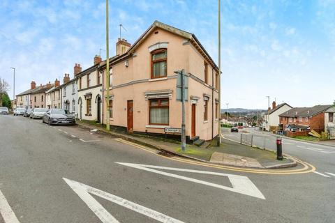 5 bedroom end of terrace house to rent, Oakham Road, Dudley