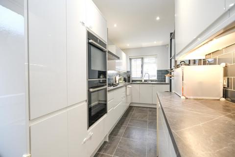 2 bedroom end of terrace house for sale, Glendower Crescent, Orpington