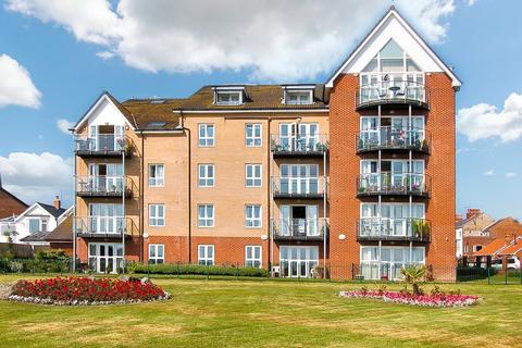 2 bedroom apartment for sale, Highcliffe Court, St Annes Road, Bridlington, East Yorkshire, YO15