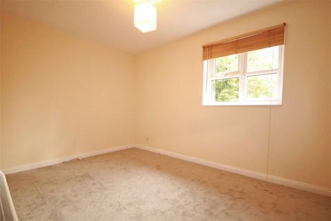 2 bedroom end of terrace house to rent, Chancellor Gardens, South Croydon