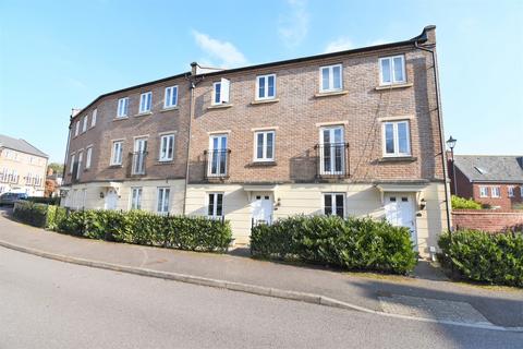 4 bedroom townhouse to rent, Fleming Way, Exeter EX2