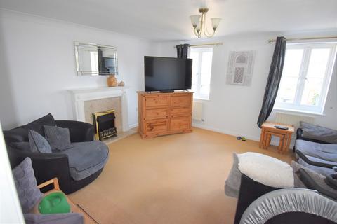 4 bedroom townhouse to rent, Fleming Way, Exeter EX2