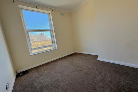 2 bedroom end of terrace house for sale, High Street, Thornton