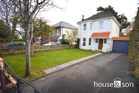 3 bedroom detached house to rent, Charminster Road, Charminster