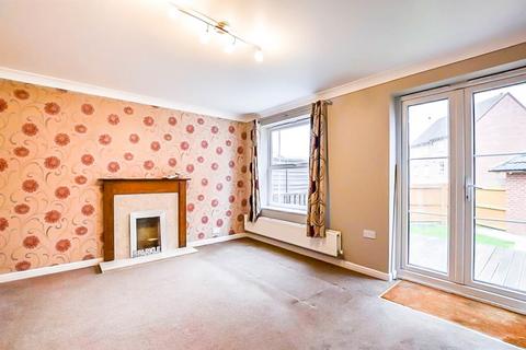 3 bedroom townhouse to rent, St. Rochus Drive, Wellingborough NN8