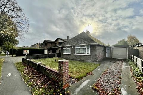 2 bedroom detached bungalow for sale, West Elloe Avenue, Spalding