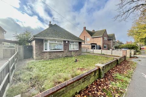 2 bedroom detached bungalow for sale, West Elloe Avenue, Spalding