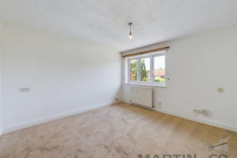 1 bedroom maisonette for sale, Larks Ridge, Watford Road