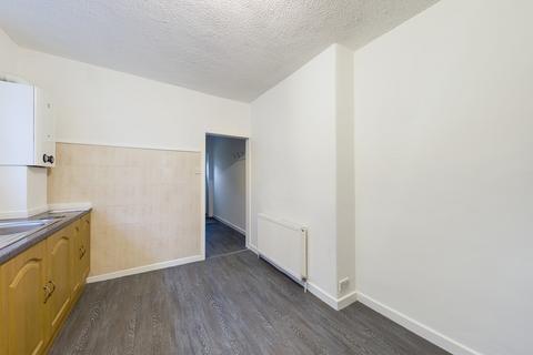 2 bedroom flat to rent, St Levan Road, Plymouth PL2