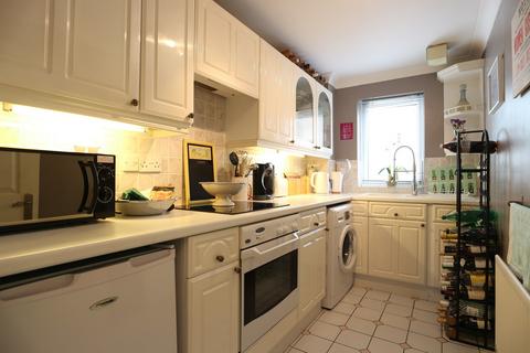 2 bedroom apartment to rent, Victory Mews, Brighton Marina Village