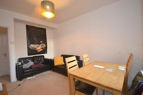 4 bedroom house to rent, Moore Street, Northampton NN2