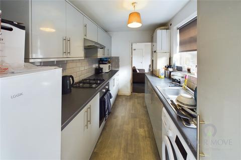 4 bedroom house to rent, Moore Street, Northampton NN2