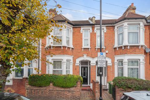 3 bedroom terraced house for sale, Kensington Avenue, London E12