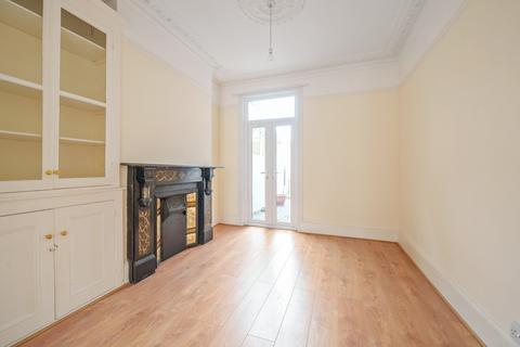 3 bedroom terraced house for sale, Kensington Avenue, London E12