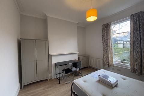 1 bedroom in a house share to rent, Bateman Street, Cambridge CB2