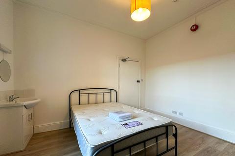 1 bedroom in a house share to rent, Bateman Street, Cambridge CB2