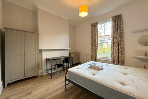1 bedroom in a house share to rent, Bateman Street, Cambridge CB2