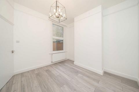 1 bedroom flat to rent, Stapleton Road, London SW17