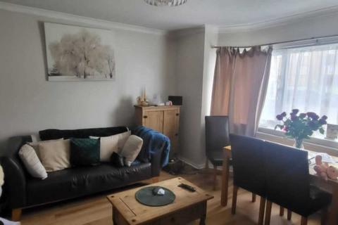 2 bedroom ground floor flat to rent, Elsinge Road, Enfield, EN1 4NT