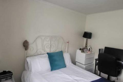 2 bedroom ground floor flat to rent, Elsinge Road, Enfield, EN1 4NT