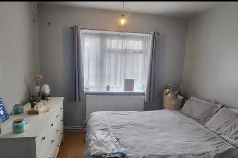 2 bedroom ground floor flat to rent, Elsinge Road, Enfield, EN1 4NT