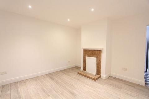 3 bedroom end of terrace house to rent, Prestwick Road, Watford, WD19