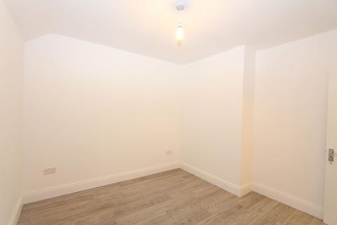 3 bedroom end of terrace house to rent, Prestwick Road, Watford, WD19