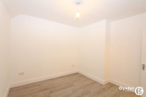 3 bedroom end of terrace house to rent, Prestwick Road, Watford, WD19