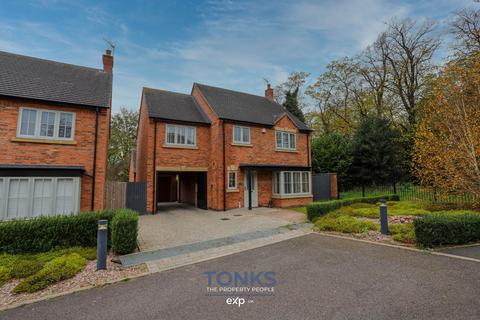 4 bedroom detached house for sale, Meadowfields Close, Stourbridge DY8