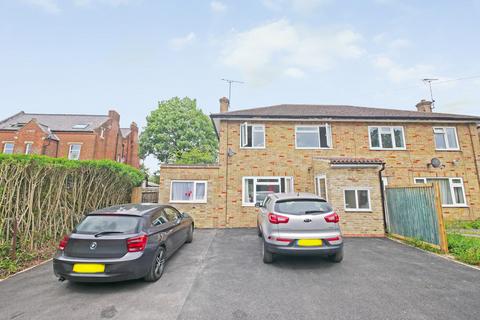 3 bedroom semi-detached house to rent, Harefield Road, Uxbridge UB8