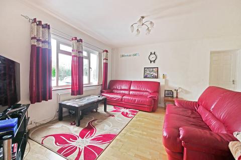 3 bedroom semi-detached house to rent, Harefield Road, Uxbridge UB8