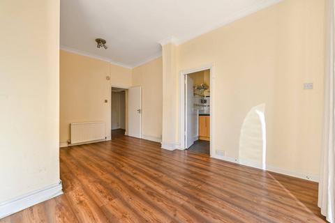 1 bedroom flat for sale, Blackstock Road, Finsbury Park, London, N4