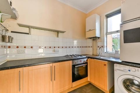 1 bedroom flat for sale, Blackstock Road, Finsbury Park, London, N4