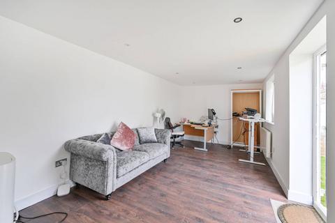 4 bedroom end of terrace house for sale, Byron Avenue, Motspur Park, New Malden, KT3