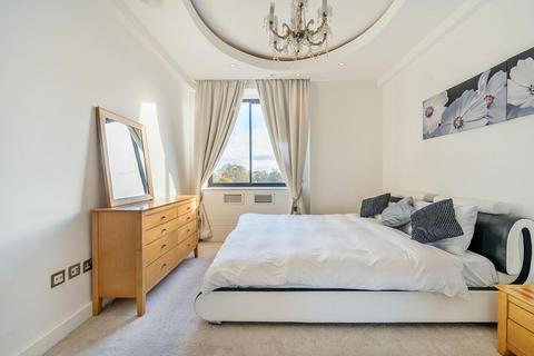 3 bedroom flat for sale, Porchester Gate, Bayswater