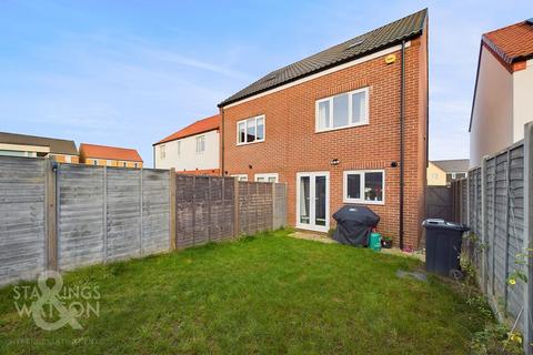 3 bedroom semi-detached house for sale, Peafowl Close, Diss