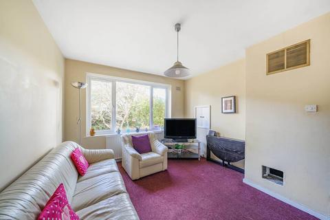 2 bedroom flat for sale, Ballards Lane, Finchley Central, London, N3