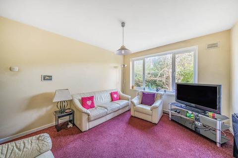 2 bedroom flat for sale, Ballards Lane, Finchley Central, London, N3