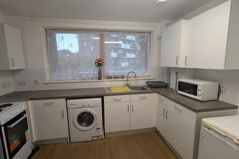 1 bedroom flat to rent, Flat 5, Lascelles House, 56 Thessaly Road, SW8 4XS