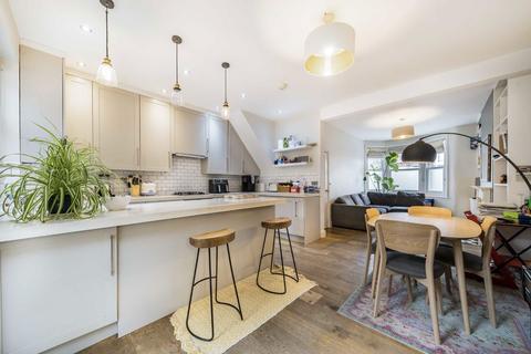 4 bedroom terraced house to rent, Vant Road, London SW17