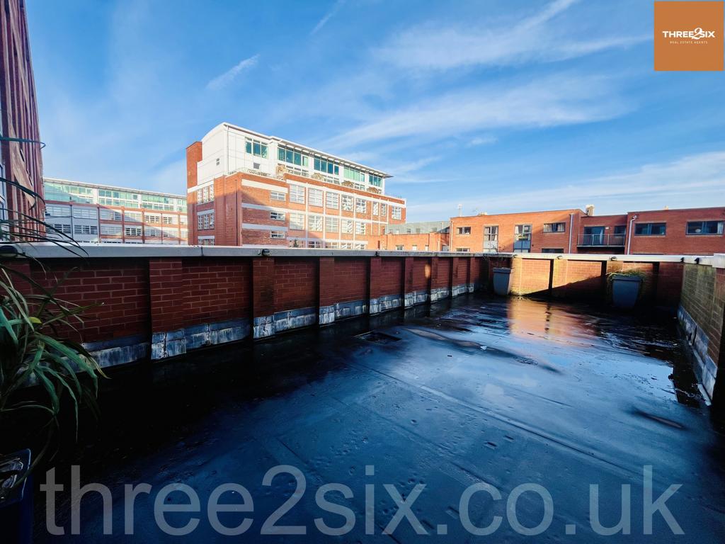 Modern Furnished Apartment with Study, Terrace an