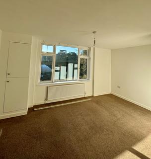 1 bedroom flat to rent, Branksome Wood Road, Bournemouth