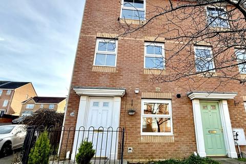 4 bedroom townhouse to rent, Cinnamon Drive, Trimdon Station